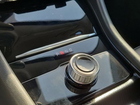 Used 2024 Jeep Grand Cherokee Limited w/ Black Appearance Package image 26