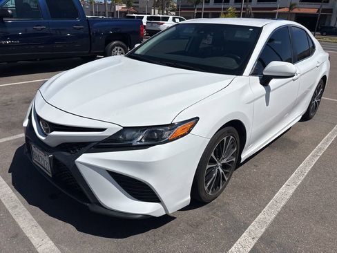 Used 2019 Toyota Camry SE w/ Protection Package (Q2) image 2