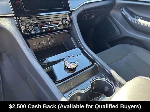 New 2025 Jeep Grand Cherokee L Laredo w/ Luxury Tech Group I RWD image 39