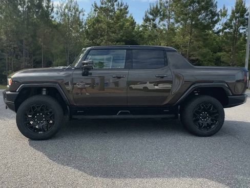 New 2025 GMC Hummer EV 3X w/ LPO, Dark Essentials Package image 39
