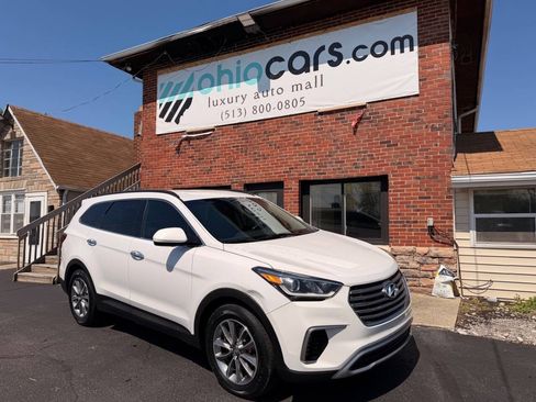 Used 2017 Hyundai Santa Fe SE AWD/4WD image 1