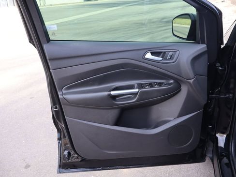 Used 2017 Ford Escape SE w/ Equipment Group 201A image 23