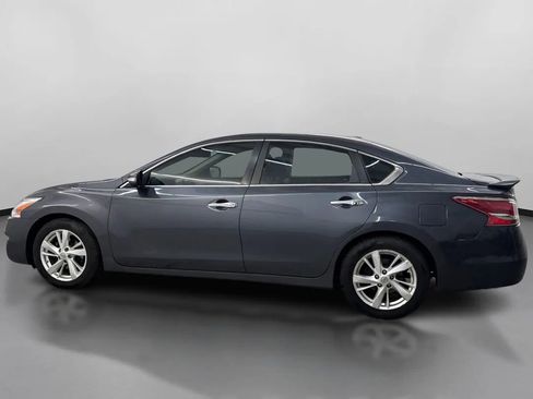 Used 2013 Nissan Altima 2.5 SL w/ Technology Pkg FWD image 4
