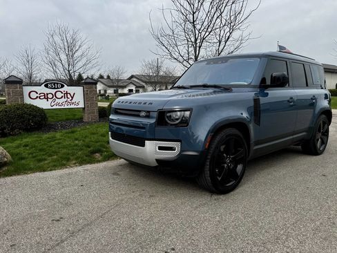 Used 2020 Land Rover Defender 110 SE image 1