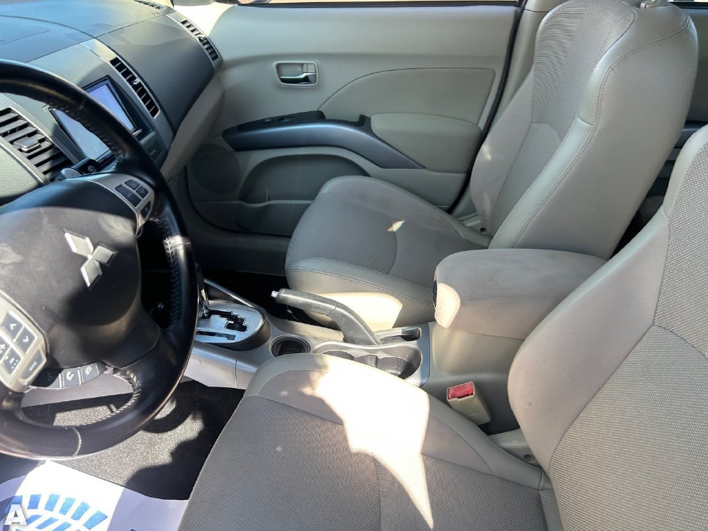 Used 2009 Mitsubishi Outlander XLS FWD image 18