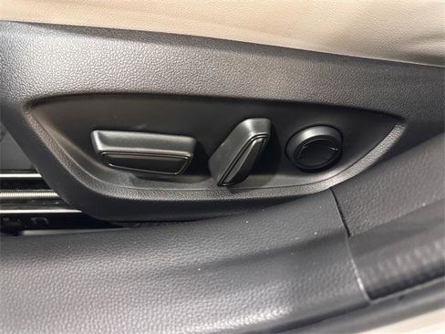 Certified 2025 Toyota Prius Limited image 17