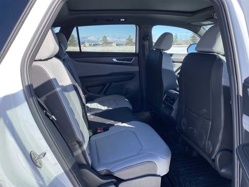 Used 2024 Volkswagen Atlas Cross Sport SEL R-Line image 22