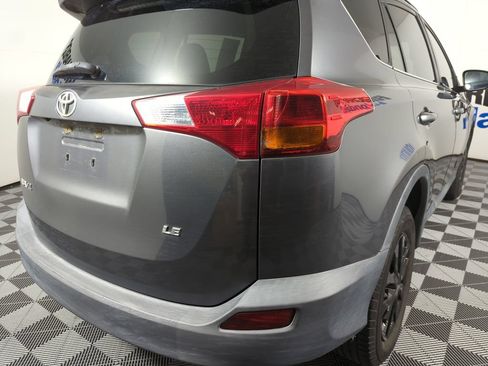 Used 2013 Toyota RAV4 LE FWD image 5