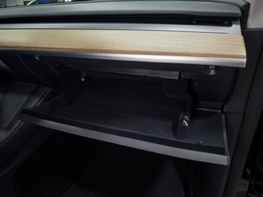 Used 2025 Tesla Model Y Long Range RWD image 19