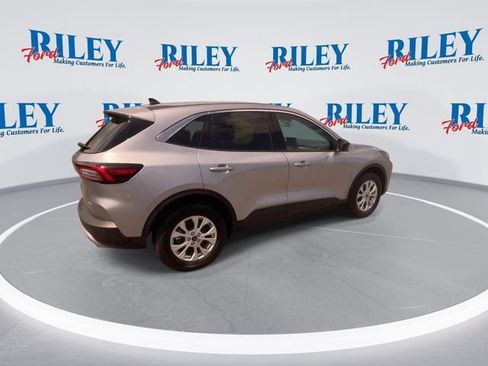 Used 2023 Ford Escape Active AWD/4WD image 9