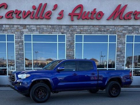 Used 2022 Toyota Tacoma SR5 w/ Technology Package image 33