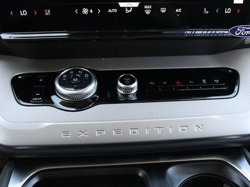 New 2026 Ford Expedition Active image 14