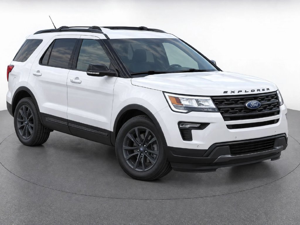 Used 2018 Ford Explorer XLT w/ XLT Appearance Package AWD/4WD image 3