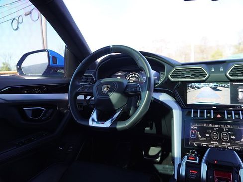 Used 2022 Lamborghini Urus image 50