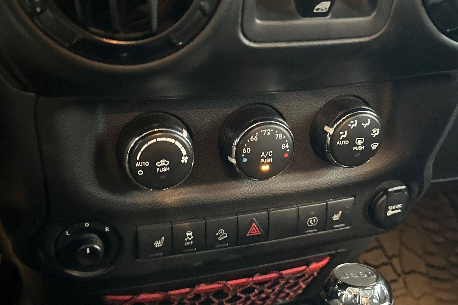 Used 2017 Jeep Wrangler Unlimited Rubicon AWD/4WD image 19
