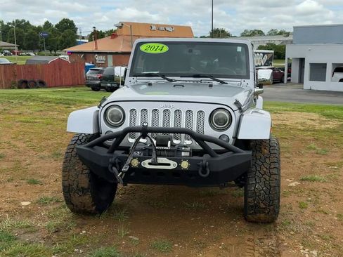 Used 2014 Jeep Wrangler Unlimited Sahara w/ Connectivity Group AWD/4WD image 2