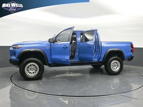 Used 2025 Chevrolet Colorado ZR2 w/ Technology Package AWD/4WD image 28