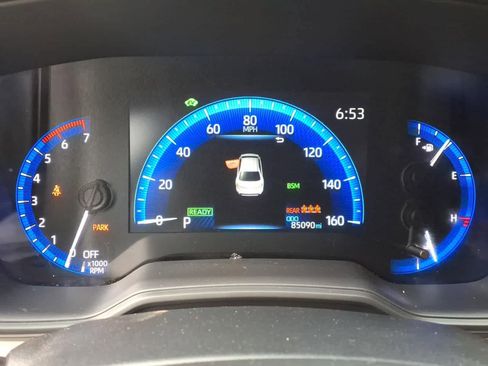 Used 2022 Toyota Corolla LE FWD image 19