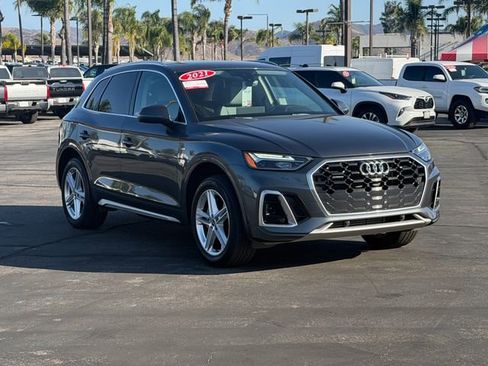 Used 2021 Audi Q5 e Premium Plus w/ Premium Plus Package AWD/4WD image 3