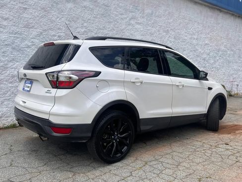 Used 2018 Ford Escape SE w/ SE Sport Appearance Package FWD image 6