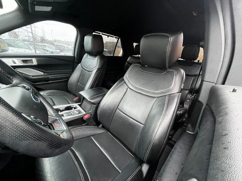 Used 2020 Ford Explorer ST w/ Premium Technology Package image 15