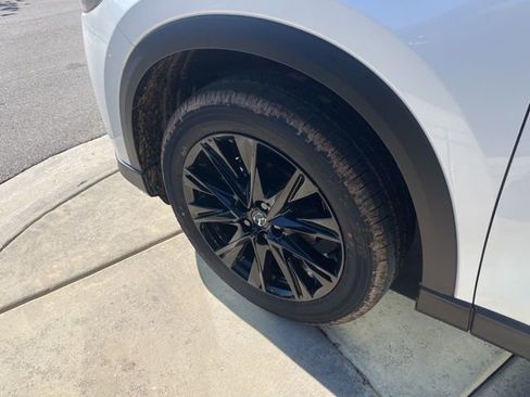 New 2025 MAZDA CX-5 Carbon Edition image 4