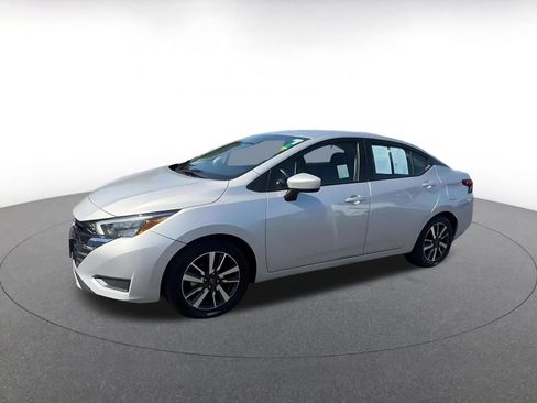 Used 2025 Nissan Versa SV FWD image 6