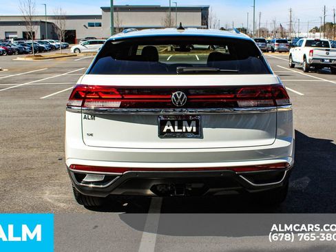 Used 2024 Volkswagen Atlas Cross Sport SE image 9