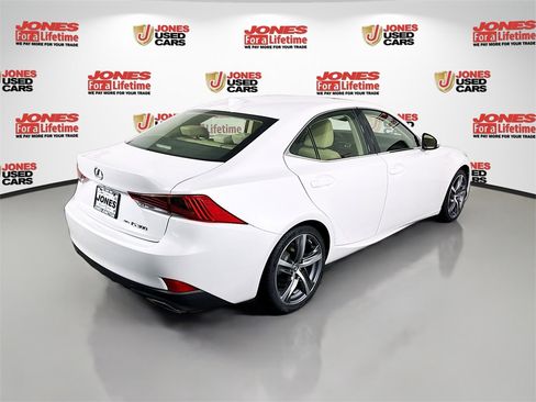 Used 2018 Lexus IS 300 AWD w/ Premium Package image 17
