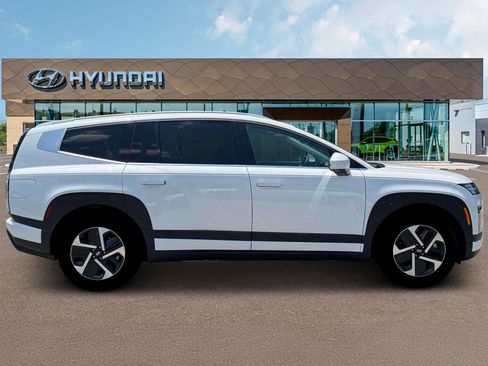 New 2026 Hyundai Ioniq 9 S image 9