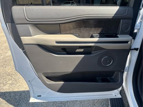 Used 2019 Ford Expedition Max Limited w/ Equipment Group 302A AWD/4WD image 35