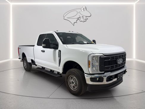 Certified 2026 Ford F250 XL w/ XL Chrome Package AWD/4WD image 7
