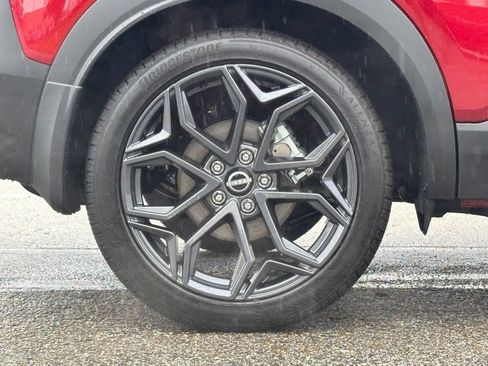 Used 2025 Nissan Kicks SR w/ SR Premium Package AWD/4WD image 3