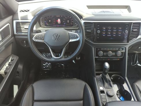 Used 2022 Volkswagen Atlas Cross Sport SEL R-Line AWD/4WD image 11
