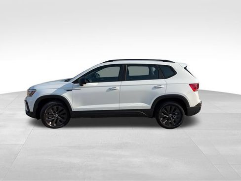 Used 2024 Volkswagen Taos S FWD image 3