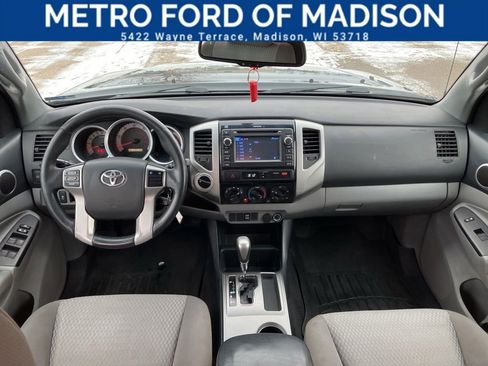 Used 2013 Toyota Tacoma Base image 17