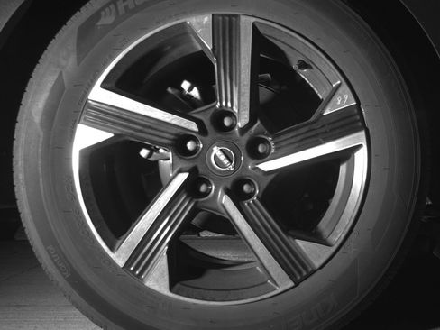 Used 2025 Nissan Sentra SV FWD image 15