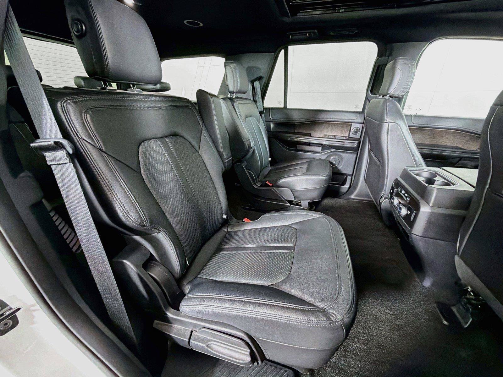 Used 2020 Ford Expedition Limited w/ Equipment Group 302A AWD/4WD image 31