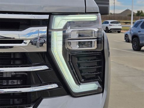 Used 2025 Chevrolet Silverado 2500 LTZ w/ LTZ Convenience Package image 30