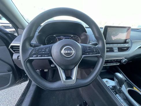 Used 2024 Nissan Altima 2.5 SV image 19