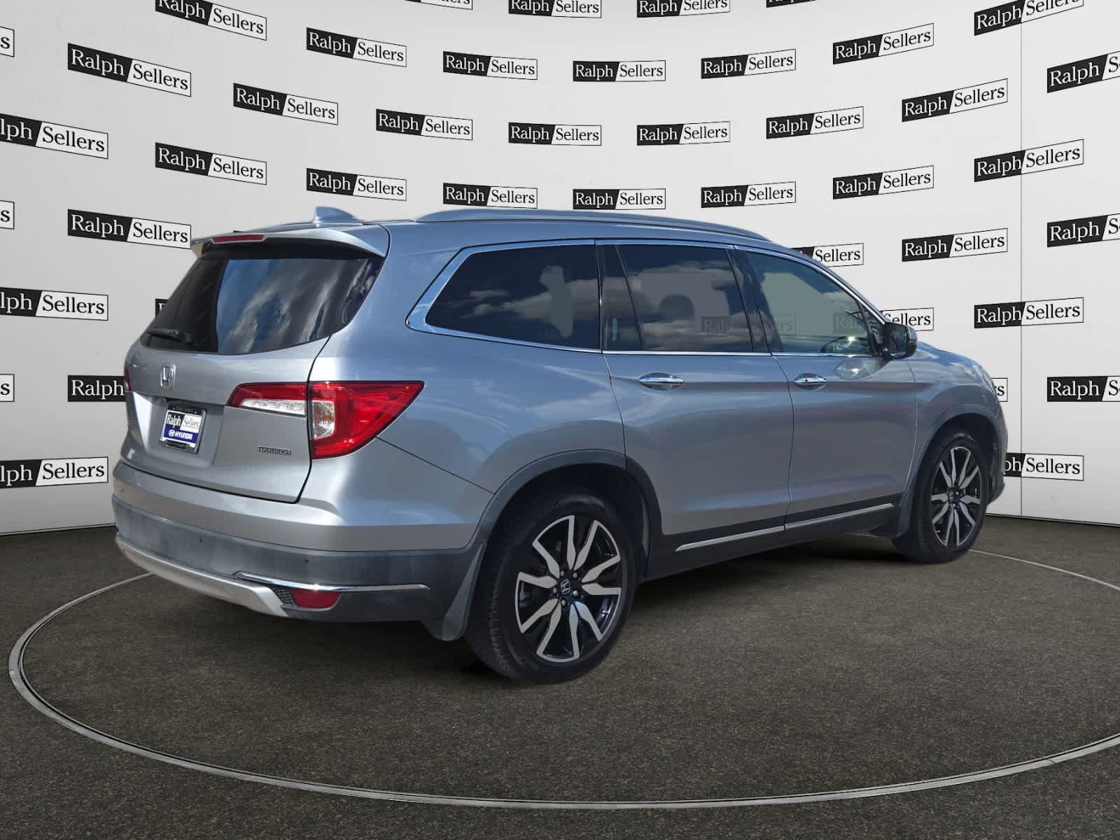 Used 2019 Honda Pilot Touring image 6