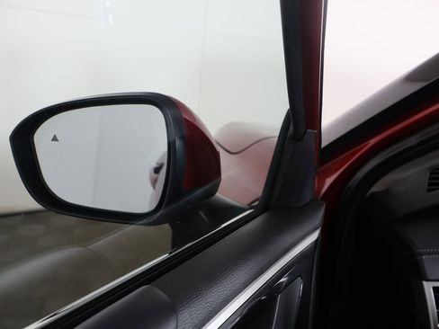 Used 2024 Mitsubishi Outlander SE image 38