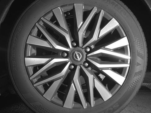 Used 2025 Nissan Altima 2.5 SV image 14