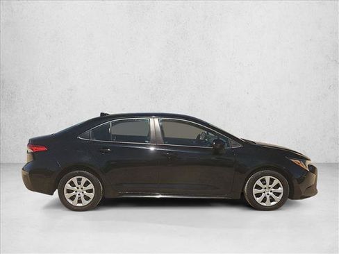 Used 2023 Toyota Corolla LE FWD image 4