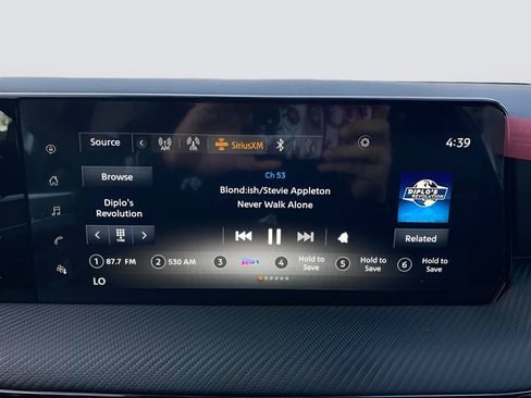 Used 2025 Nissan Kicks SR FWD image 11