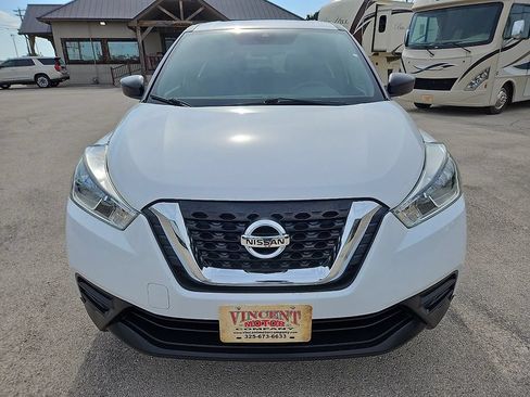 Used 2020 Nissan Kicks S FWD image 12