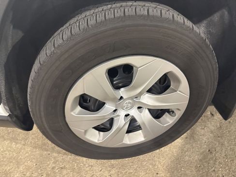 Used 2024 Toyota RAV4 LE image 10