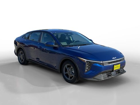 New 2025 Kia K4 LXS image 7