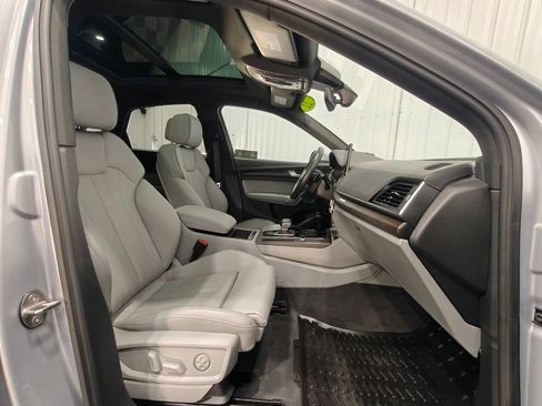 Used 2022 Audi Q5 2.0T Premium Plus w/ Premium Plus Package AWD/4WD image 25