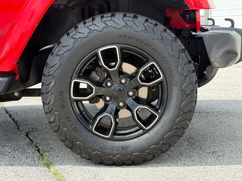 Used 2018 Jeep Wrangler Unlimited Sahara AWD/4WD image 12